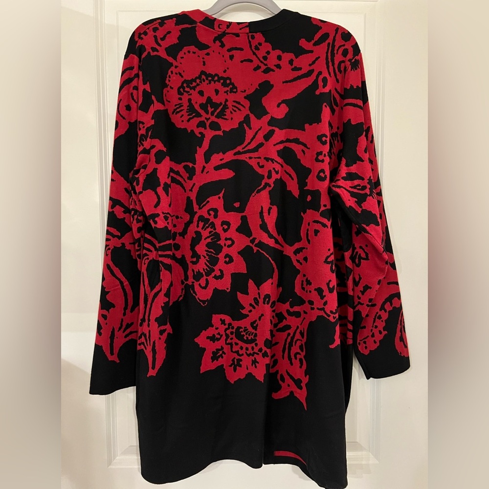 Gorgeous Chico's Black and Red Patterned Cardigan Sweater NWT - Picture 2 of 5
